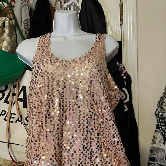 2/$15 Light pink sequin tank - Picture 1 of 3